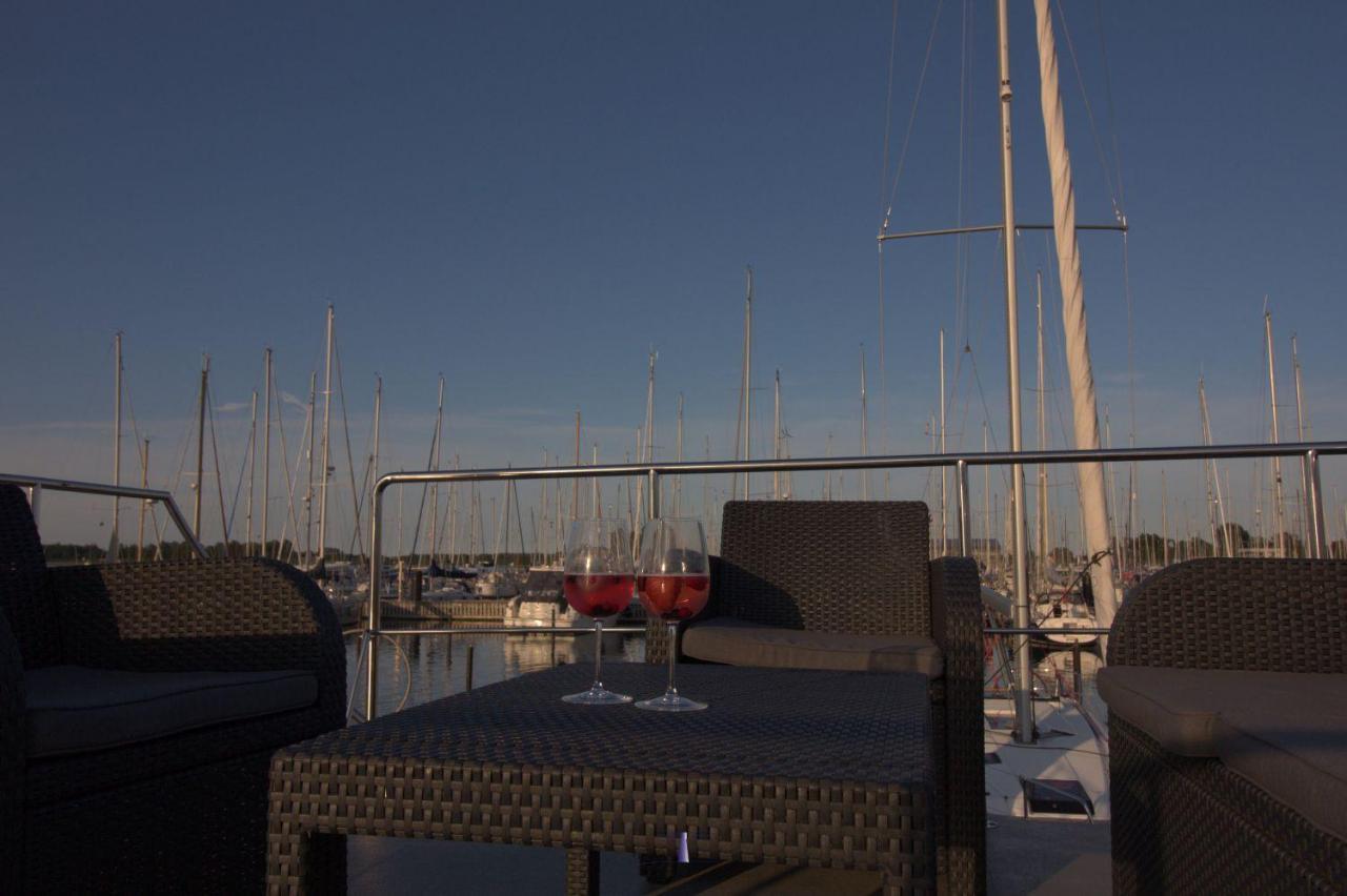 Hausboot Fjord Lacerta Mit Dachterrasse In Wendtorf Buitenkant foto